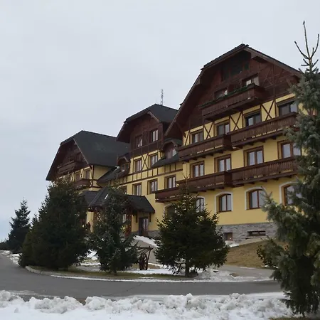 Erika Daire Vel'ka Lomnica